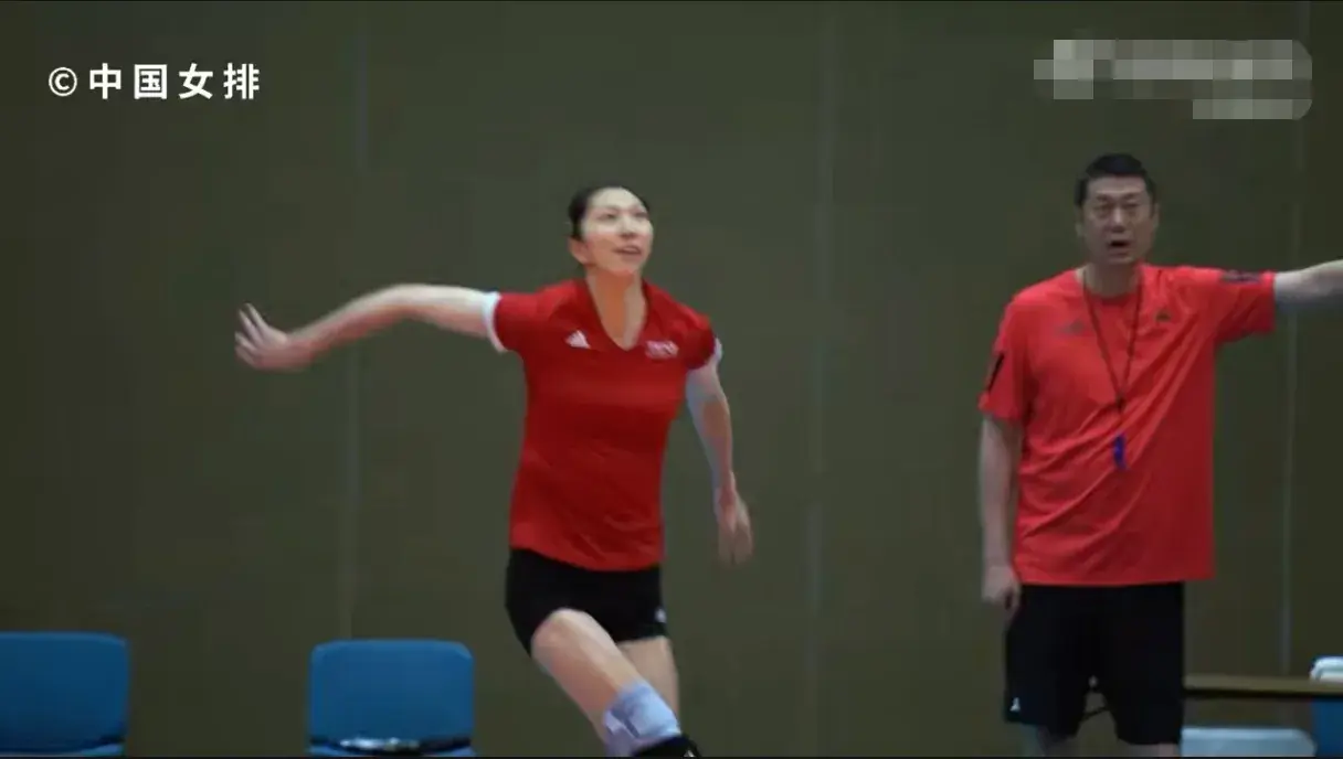 发布了球队, 所以她的扣
