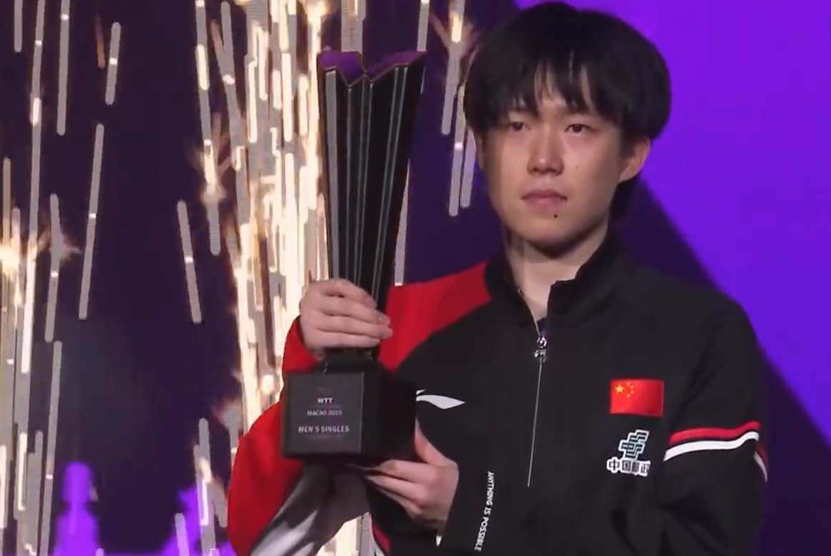 ue, 赛后, 向鹏 ue, 赛后, 向鹏