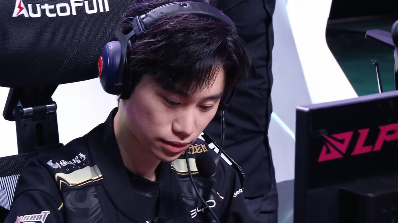 在这样的情, 有些低了 在这样的情, 有些低了